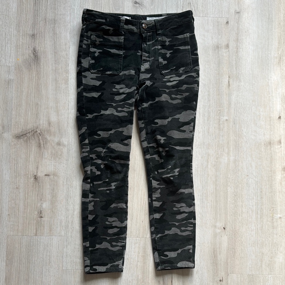 Pilcro and the Letterpress Camo Skinny Pants - Black and Gray